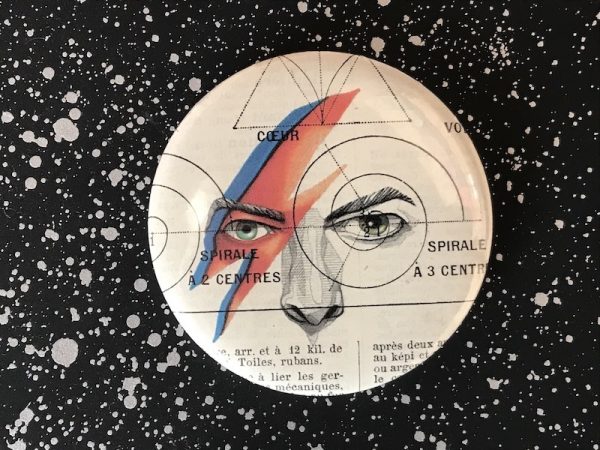 Badge David Bowie – So Babette - Vins Rouges Harmonieux pour Chaque Occasion