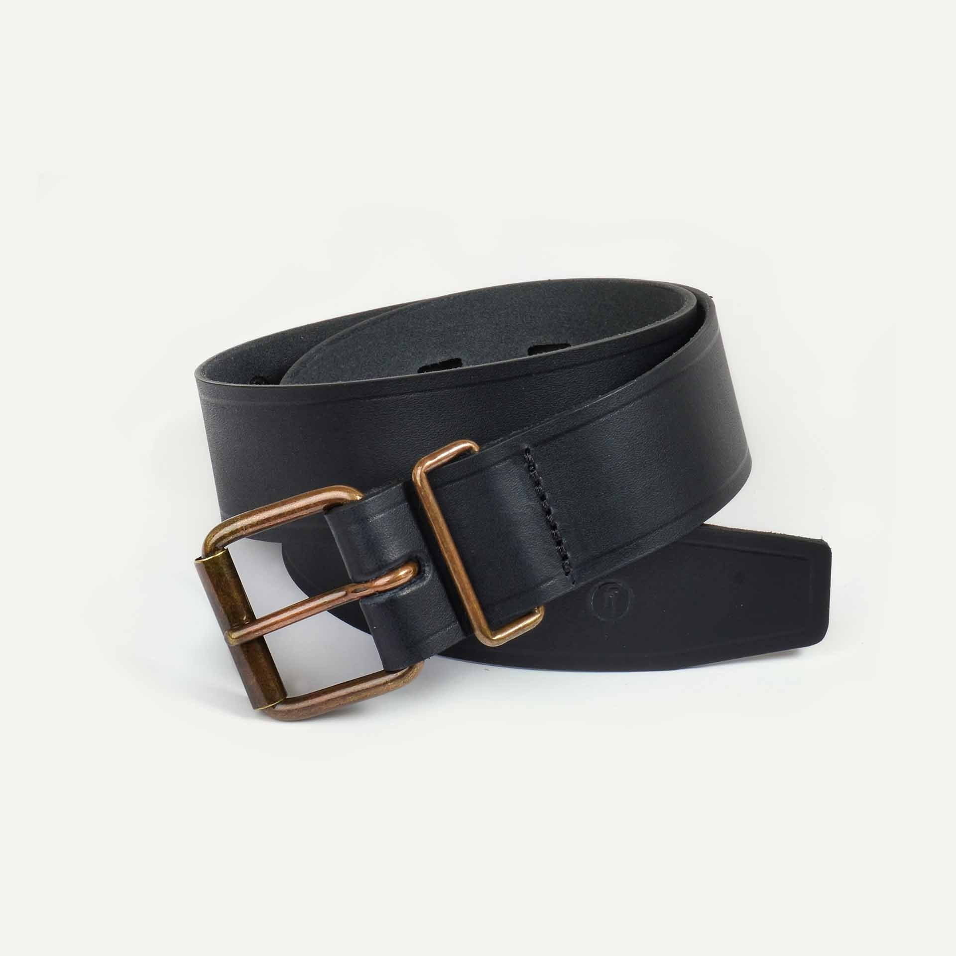 Ceinture Fred – Noir - Vins Rouges Harmonieux pour Chaque Occasion Ceinture Fred – Noir - Vins Rouges Harmonieux pour Chaque Occasion