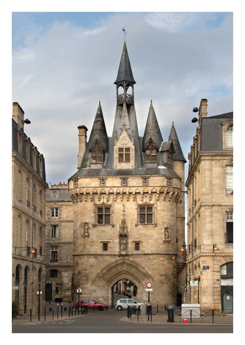 Carte postale – La Porte Cailhau – Bordeaux - Vins Rouges Harmonieux pour Chaque Occasion Carte postale – La Porte Cailhau – Bordeaux - Vins Rouges Harmonieux pour Chaque Occasion
