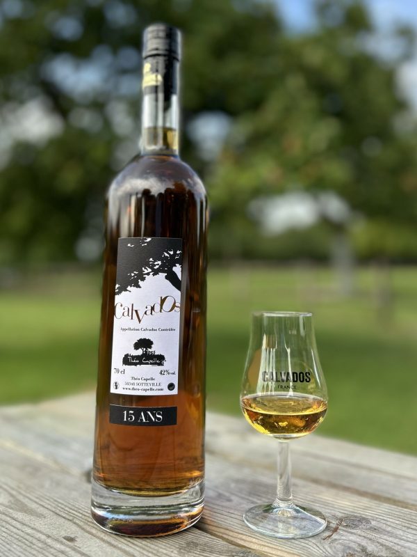Calvados AOC 15 ans 70 cl - Vins Rouges Harmonieux pour Chaque Occasion