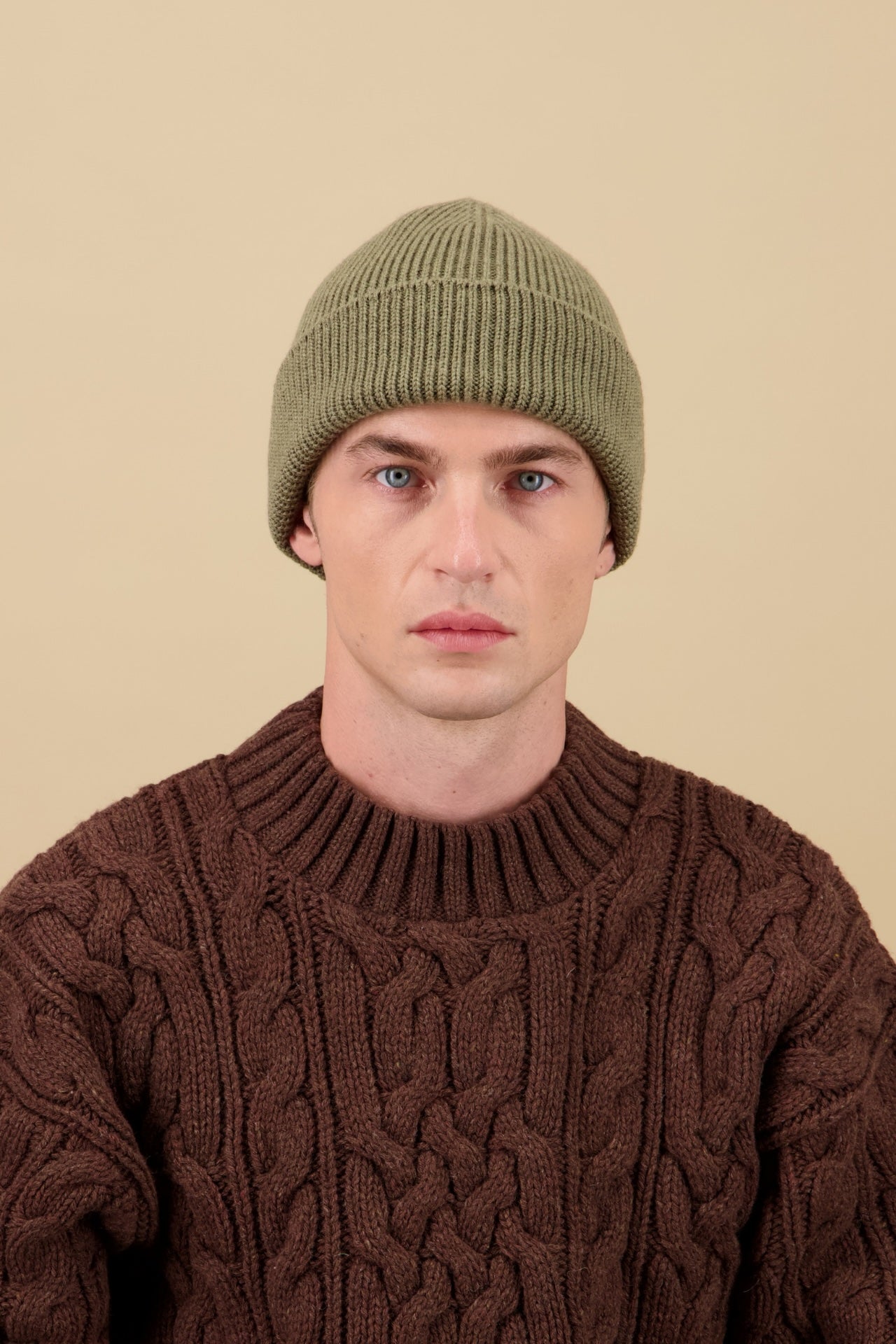 Bonnet Ara – Vert Militaire - Vins Rouges Harmonieux pour Chaque Occasion Bonnet Ara – Vert Militaire - Vins Rouges Harmonieux pour Chaque Occasion